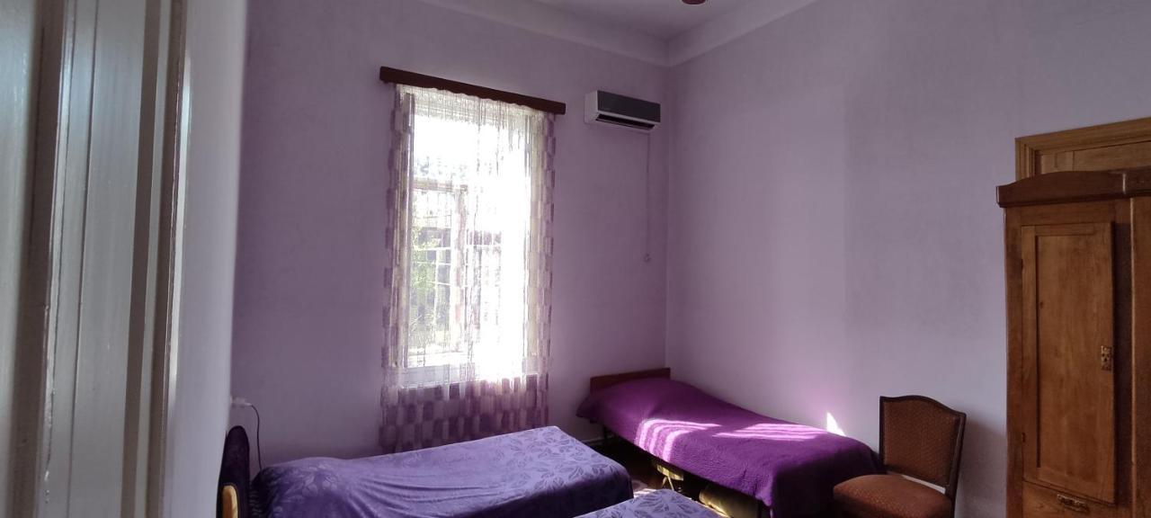 Guest House Tall Rooms Zugdidi Extérieur photo